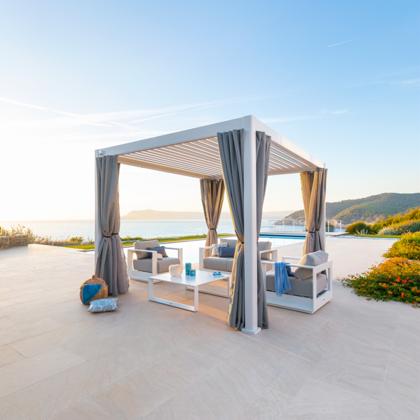 Pergola bioclimatique : créer une véritable pièce à vivre en extérieur