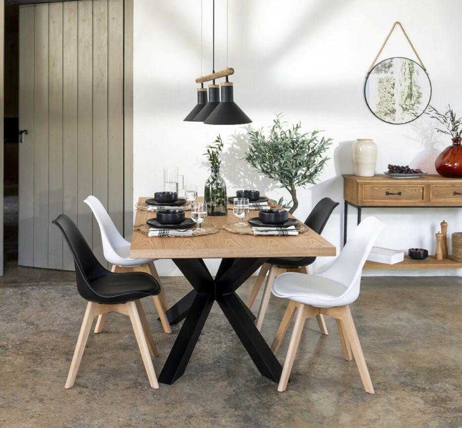 La chaise à dîner 