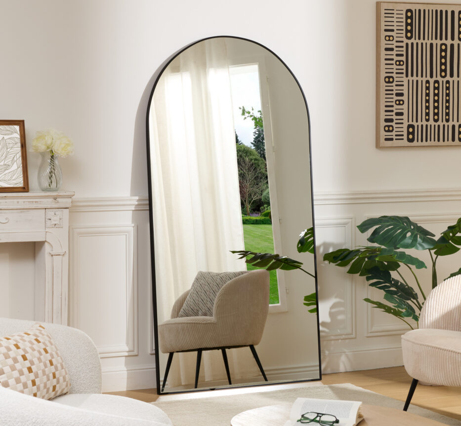 Le miroir, cet allié insoupçonné de votre déco – jusque dans votre jardin