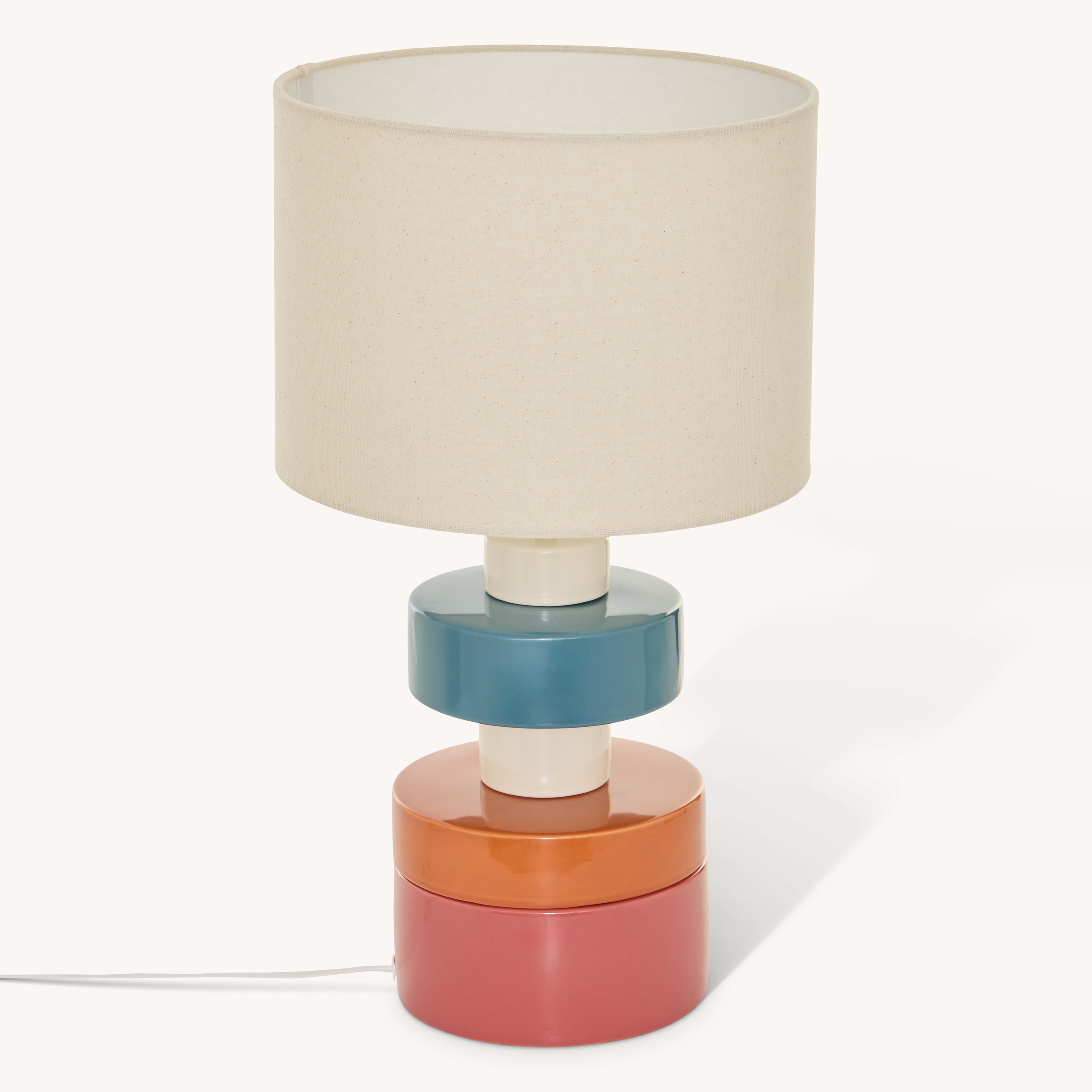 lampe Fiva Atmosphera aux formes graphiques et colorées présentée parmi les produits stars du catalogue collections